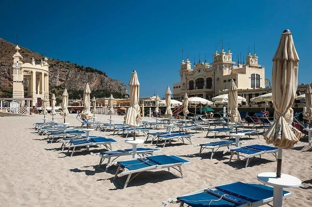 Villa Calipso Mondello 4*,